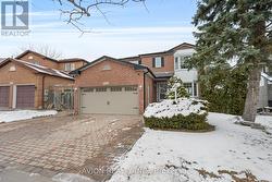 1608 DELLBROOK AVENUE Pickering, ON L1X 2M7