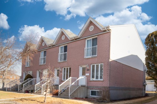 Front of Structure - 295 Rue De Montmartre, Saint-Jean-Sur-Richelieu, QC - Outdoor