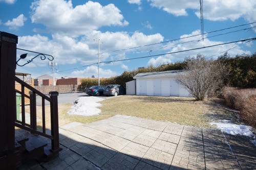 Courtyard - 295 Rue De Montmartre, Saint-Jean-Sur-Richelieu, QC - Outdoor