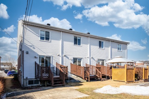 Back of Structure - 295 Rue De Montmartre, Saint-Jean-Sur-Richelieu, QC - Outdoor