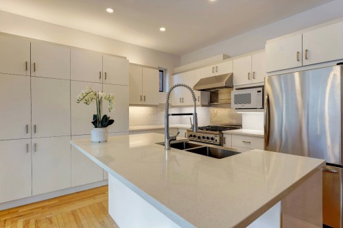 Cuisine - 5576 Av. Wilderton, Montréal (Côte-Des-Neiges/Notre-Dame-De-Grâce), QC - Indoor Photo Showing Kitchen With Double Sink With Upgraded Kitchen