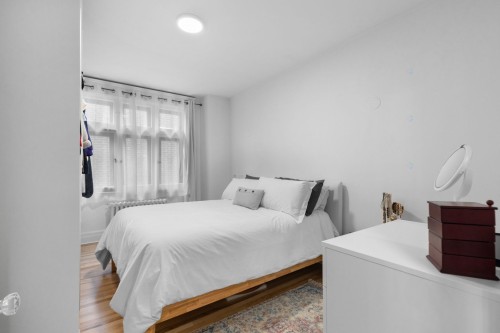 Chambre à coucher - 5576 Av. Wilderton, Montréal (Côte-Des-Neiges/Notre-Dame-De-Grâce), QC - Indoor Photo Showing Bedroom