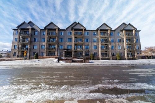 301-5282 Rue du Sureau  Montréal (Pierrefonds-Roxboro), QC H9Z 0A5