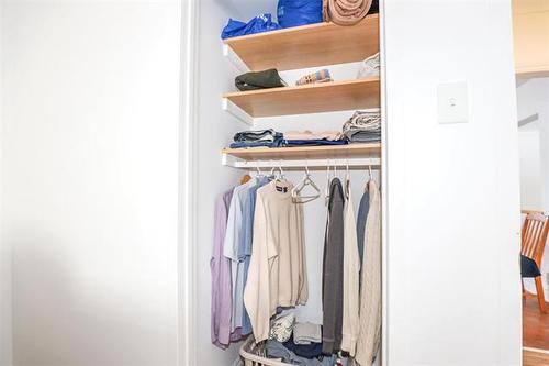 1897 Bannatyne Ave, Winnipeg, MB 