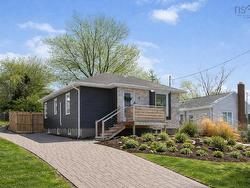 9 Tupper Street  Dartmouth, NS B2Y 2G5