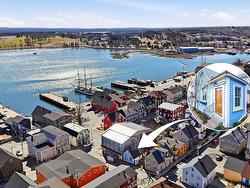 9 Prince Street Lunenburg, NS B0J 2C0