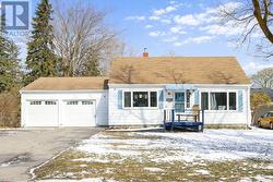 593 WATSON AVENUE Newmarket, ON L3Y 2V2