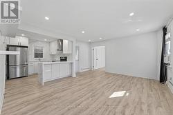 201 - 693 MOUNT PLEASANT ROAD Toronto, ON M4S 2N4