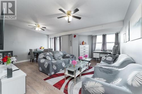 612 - 4062 LAWRENCE AVENUE E  Toronto, ON M1E 4V5