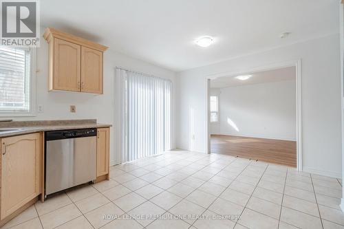 48 Devonwood Drive, Markham, ON - Indoor Photo Showing Kitchen