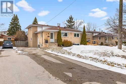 8 CHARLBROOK AVENUE  Barrie, ON L4M 2Y4