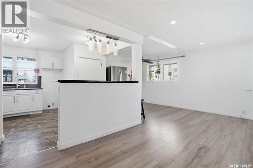 632 Aberdeen Crescent, Regina, SK - Indoor Photo Showing Kitchen