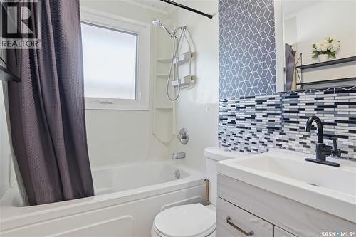 632 Aberdeen Crescent, Regina, SK - Indoor Photo Showing Bathroom