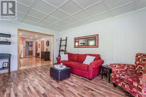 450 Concession 11 Road E, Tiny, ON - Indoor Photo Showing Living Room