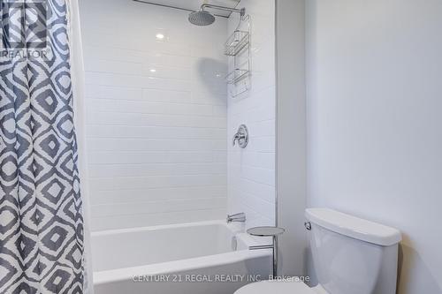 184 Maplewood Avenue, Hamilton, ON - Indoor Photo Showing Bathroom