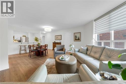 185 ROBINSON Street Unit# 203  Oakville, ON L6J 7P6