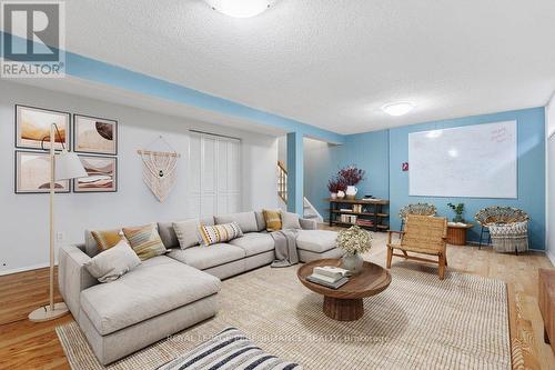 920 Walkley Road, Ottawa, ON - Indoor Photo Showing Living Room