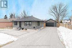 115 BAYVIEW DRIVE  Barrie, ON L4N 3P3