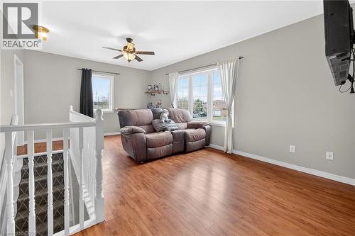 29 Quaker Road, Welland, ON - Indoor Photo Showing Living Room