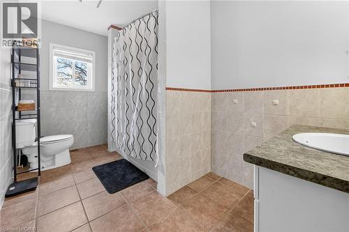29 Quaker Road, Welland, ON - Indoor Photo Showing Bathroom