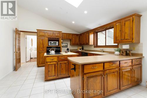 50 Concession Rd 2 W, Tiny, ON - Indoor Photo Showing Kitchen