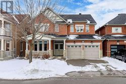 8 GROVEWOOD STREET  Richmond Hill, ON L4E 4X1