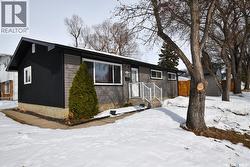 25 McLellan AVENUE  Saskatoon, SK S7H 3K7