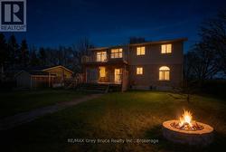 102 MARY AVENUE W Georgian Bluffs, ON N4K 5N5