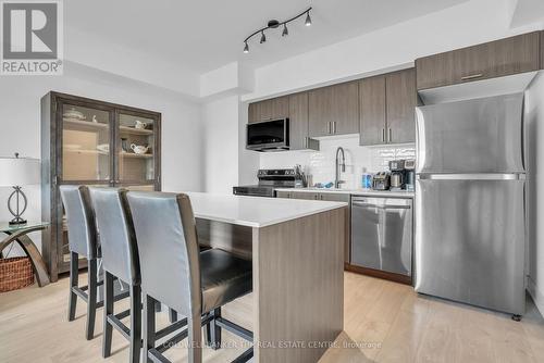 512 - 5 Chef Lane, Barrie, ON - Indoor Photo Showing Kitchen With Upgraded Kitchen