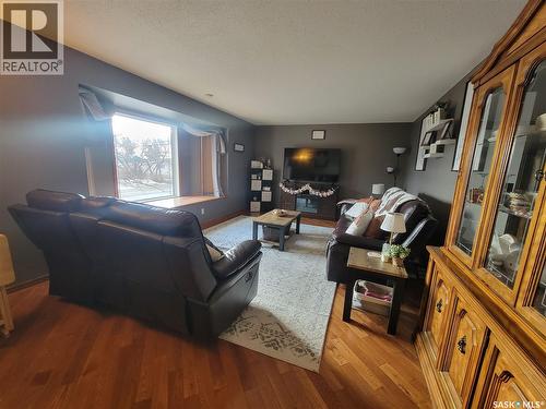4702 Leader Street, Macklin, SK - Indoor