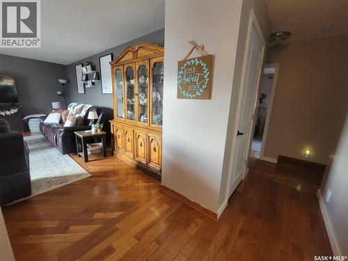 4702 Leader Street, Macklin, SK - Indoor