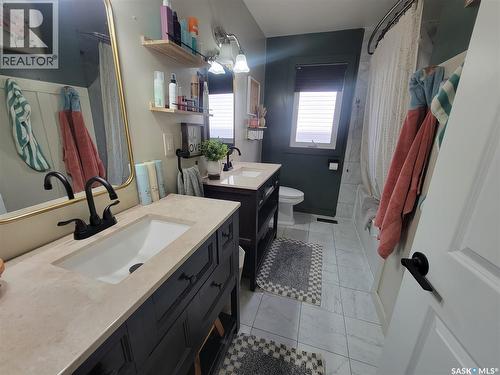 4702 Leader Street, Macklin, SK - Indoor Photo Showing Bathroom