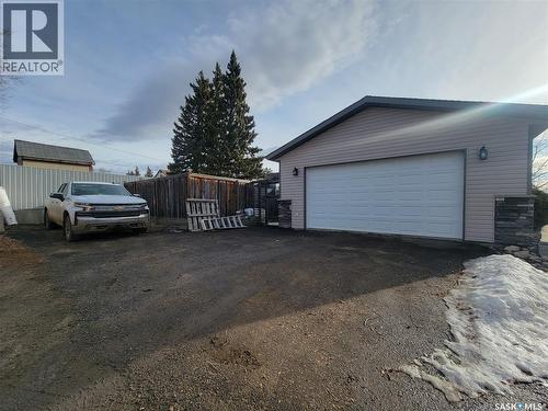 4702 Leader Street, Macklin, SK - Outdoor