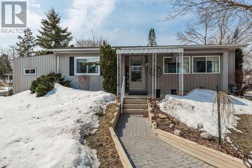 5 BROADWAY AVENUE  Innisfil, ON L9S 1M9