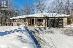 34 OAKWOOD AVENUE  Tiny, ON L9M 0J2