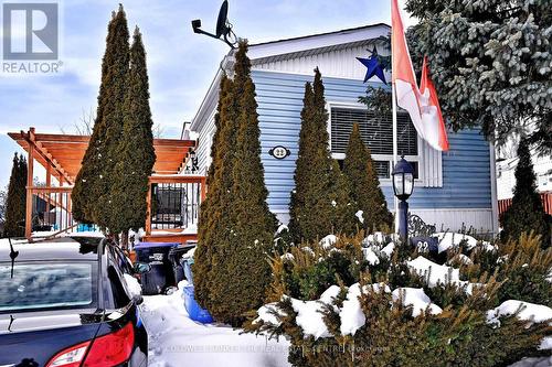 22 SUNRISE CIRCLE  Bradford West Gwillimbury, ON L3Z 3W9