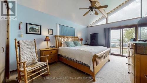 33 Lake Drive E, Georgina, ON - Indoor Photo Showing Bedroom