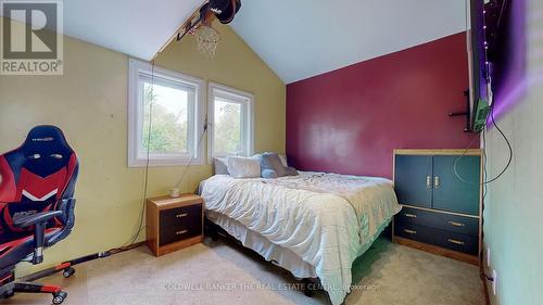 33 Lake Drive E, Georgina, ON - Indoor Photo Showing Bedroom