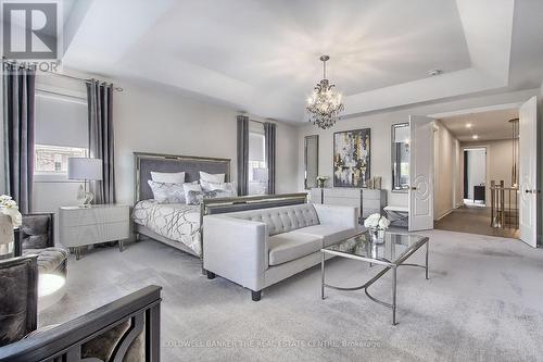 92 Maple Fields Circle, Aurora, ON - Indoor Photo Showing Other Room