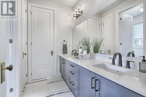 92 Maple Fields Circle, Aurora, ON - Indoor Photo Showing Bathroom