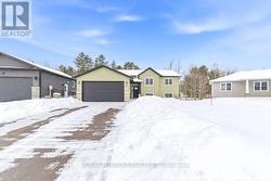 38 TERRANCE DRIVE  Petawawa, ON K8H 0H3