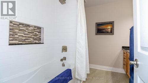 37 Falling Brook Drive, Barrie, ON - Indoor Photo Showing Bathroom