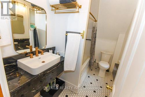 19 Gould Street, Ottawa, ON - Indoor Photo Showing Bathroom