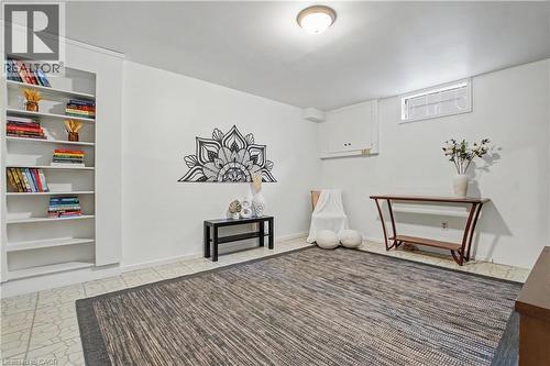 Living area featuring baseboards - 21 Greystone Crescent, St. Catharines, ON - Indoor