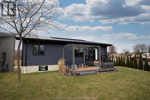 2 Riverview Drive, Chatham, ON - Outdoor