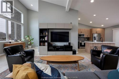 2 Riverview Drive, Chatham, ON - Indoor