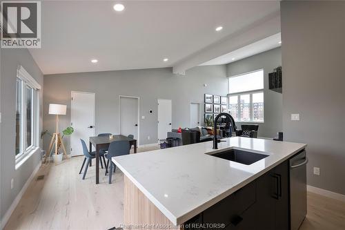 2 Riverview Drive, Chatham, ON - Indoor Photo Showing Kitchen