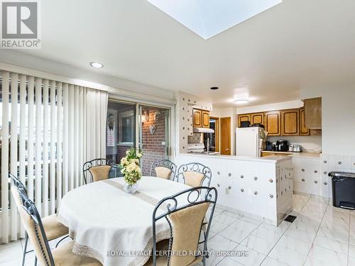 7497 Middleshire Drive, Mississauga, ON - Indoor Photo Showing Dining Room