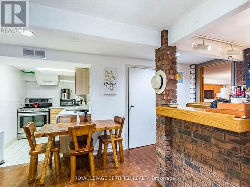 7497 Middleshire Drive, Mississauga, ON - Indoor Photo Showing Dining Room