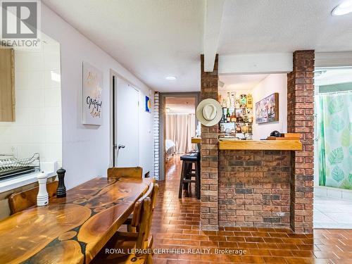 7497 Middleshire Drive, Mississauga, ON - Indoor Photo Showing Dining Room
